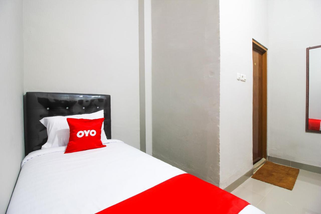 Oyo 1653 Fajar Residence Пеканбару Экстерьер фото